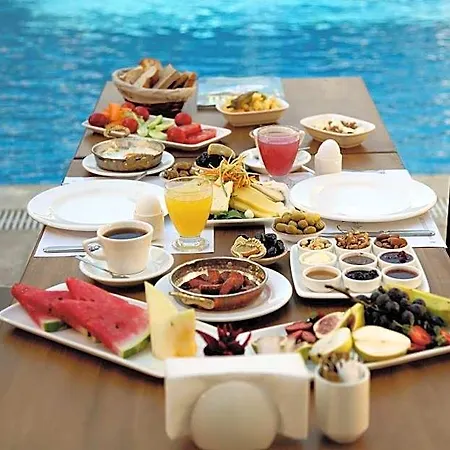 Hotel Five Diamonds Çeşme